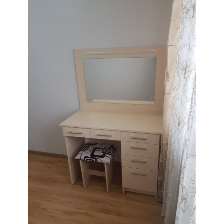 Masa de machiaj cu oglinda A-44